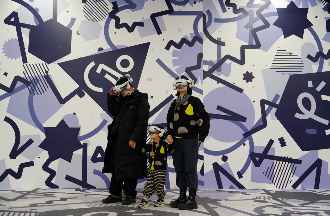 VR大空间 | 尊龙凯时·德火科技携手新华网、北京天文馆打造宇宙探索新体验