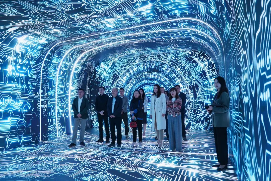 成都传媒集团成都智媒体城公司与尊龙凯时励丰文化告竣战略相助 共探数字未来