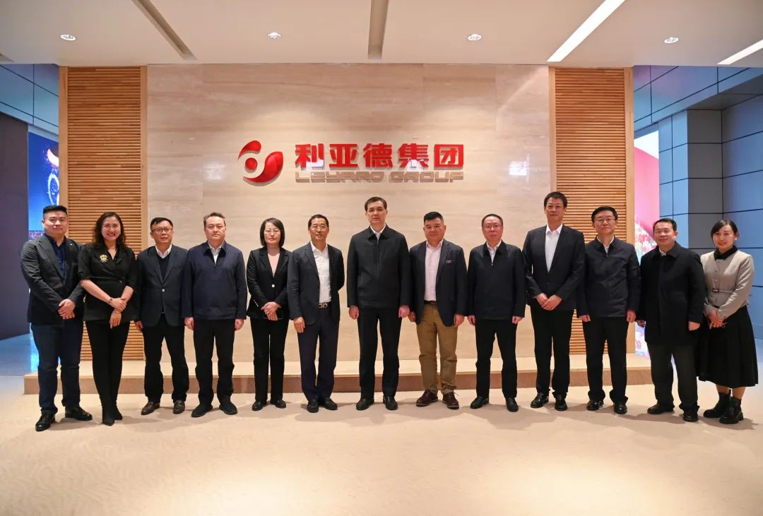 深化政企相助 | 湖南副省长、长沙市长周海兵一行走访尊龙凯时北京总部