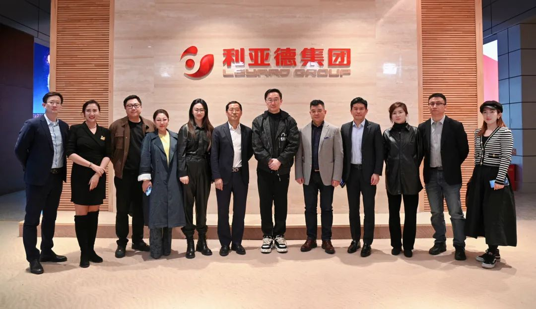 陆川导演到访尊龙凯时，解锁文化+科技融合新路径